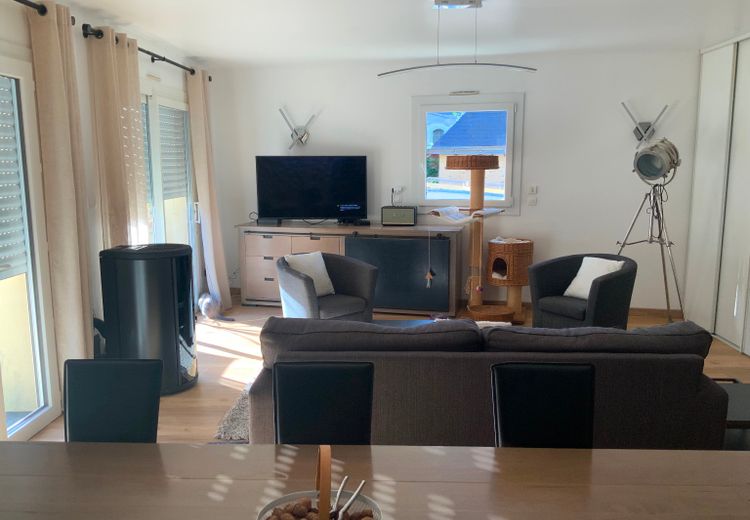 Pictures of Anne F.'s house
