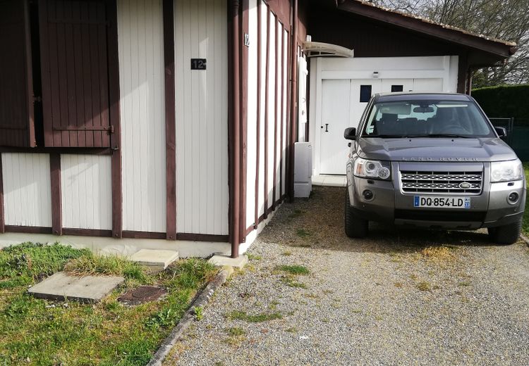 Pictures of gazoline R.'s house