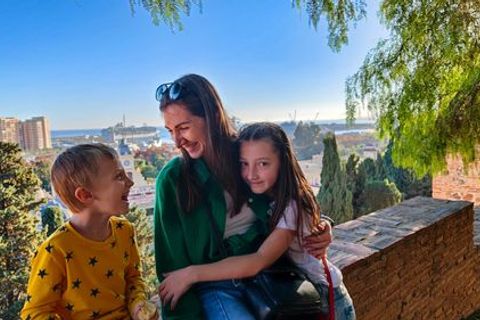 happy-family-holiday.jpg