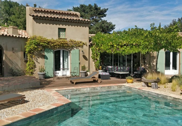 Pictures of VÉRO's house