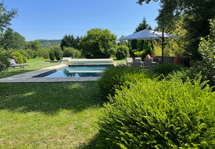 Pictures of Jean-Pierre V.'s house