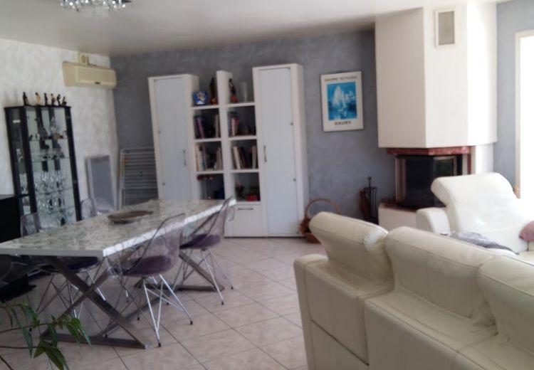 Pictures of Line G.'s house