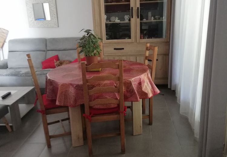Pictures of gazoline R.'s house