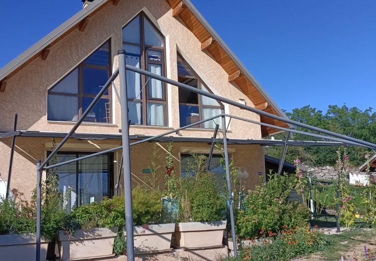 Pictures of Serge T.'s house