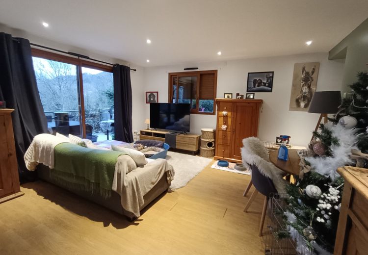 Pictures of Benjamin A.'s house