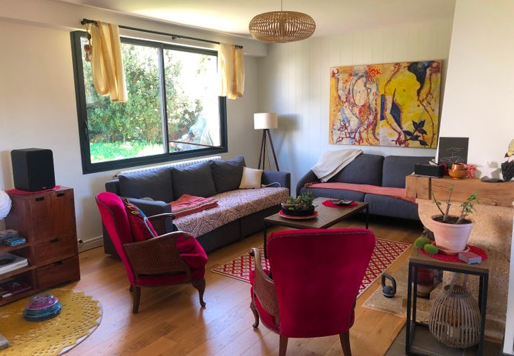 Pictures of emmanuelle B.'s house